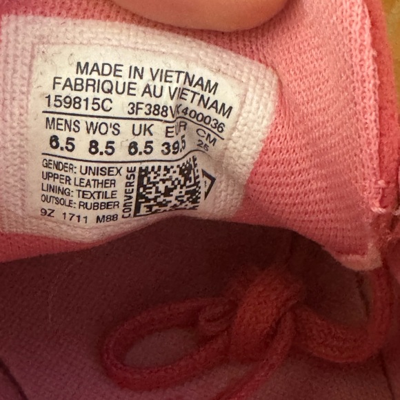 Converse Pink Unisex Sneakers - Picture 4 of 8